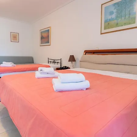 Hotel de apartamente Grand Nefeli Vasiliki