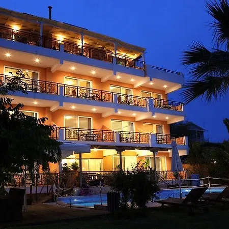 Hotel de apartamente Grand Nefeli 4*