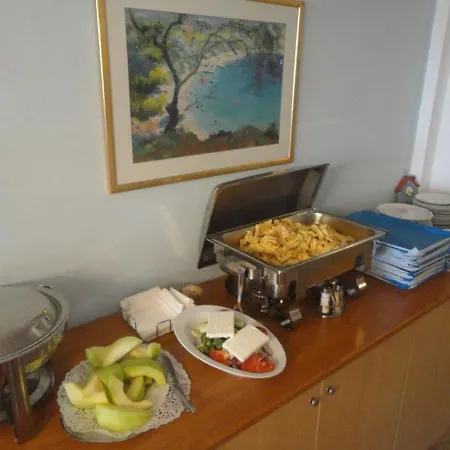 Hotel de apartamente Grand Nefeli Vasiliki