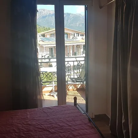 Ξενοδοχείο με διαμερίσματα Grand Nefeli