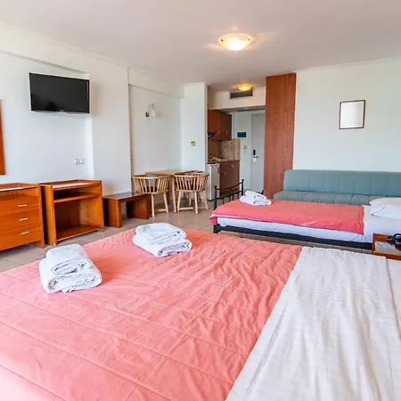 Grand Nefeli Apart-hotel Vasilikí