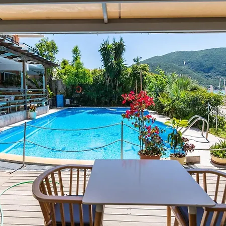 Grand Nefeli Apart-hotel 4*
