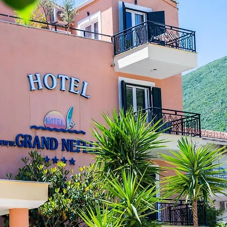 Apart-hotel Grand Nefeli 4*