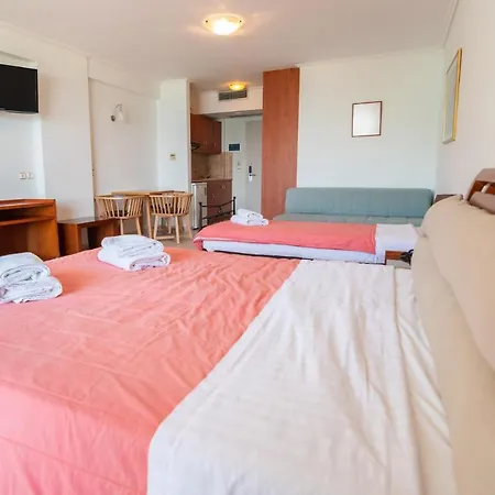 Grand Nefeli 4* Vasilikí