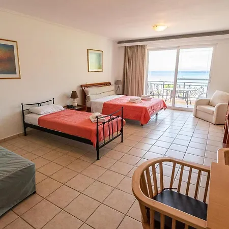 Grand Nefeli Apart-hotel