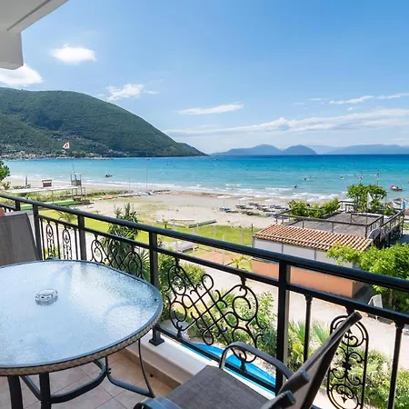 Apart-hotel Grand Nefeli 4*