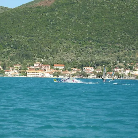 Ξενοδοχείο με διαμερίσματα Grand Nefeli Βασιλική