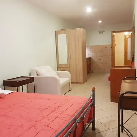 Ξενοδοχείο με διαμερίσματα Grand Nefeli