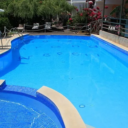 Grand Nefeli Ξενοδοχείο με διαμερίσματα 4*