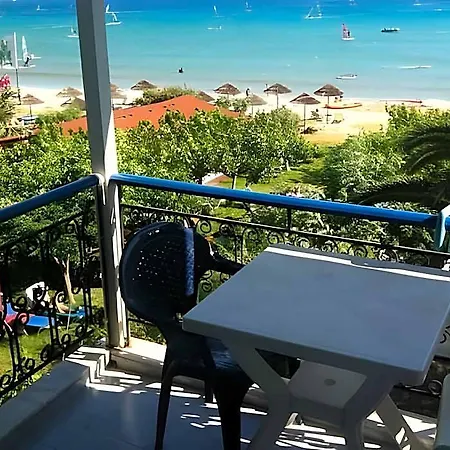 Grand Nefeli Aparthotel