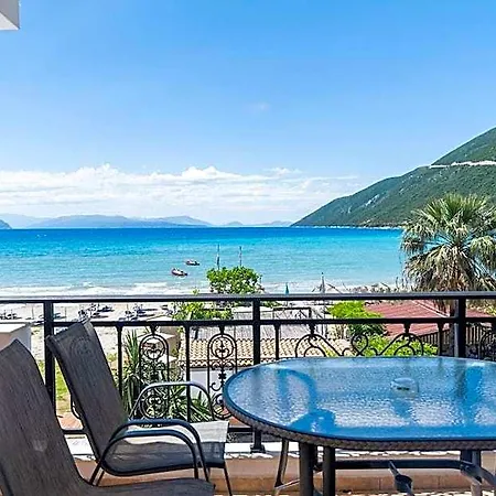 Grand Nefeli Aparthotel 4*