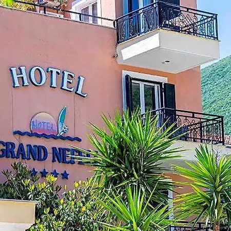 Апартхотел Grand Nefeli