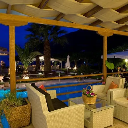 Grand Nefeli Apart-hotel