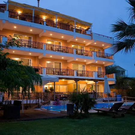 Grand Nefeli Ξενοδοχείο με διαμερίσματα 4*