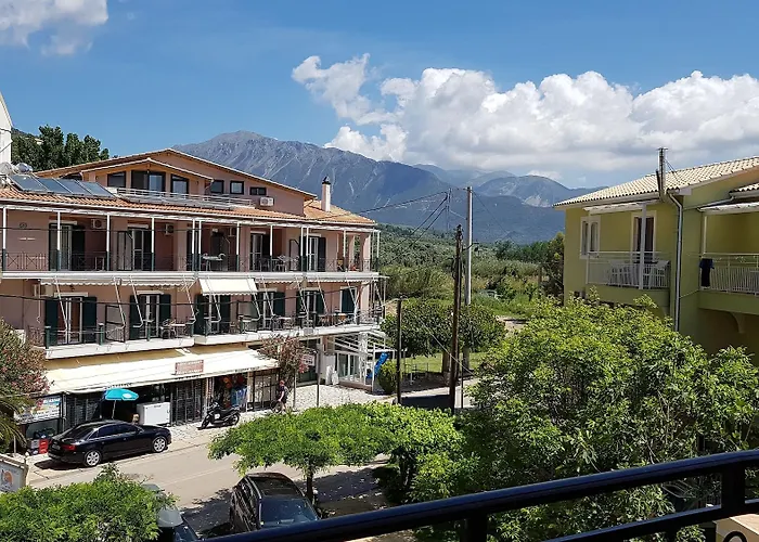 Lägenhetshotell Grand Nefeli 4*