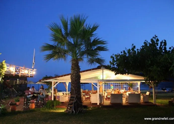 Lägenhetshotell Grand Nefeli Vasiliki