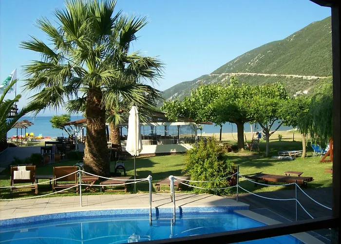 Lägenhetshotell Grand Nefeli 4*