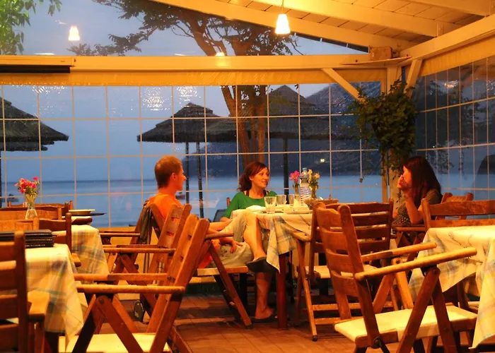 Grand Nefeli Lägenhetshotell 4*